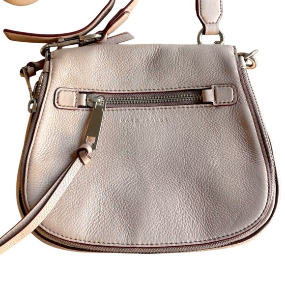 $395 MARC JACOBS Recruit Nomad Saddle Bag Blush Taupe Leather Designer Purse EUC - Picture 1 of 16